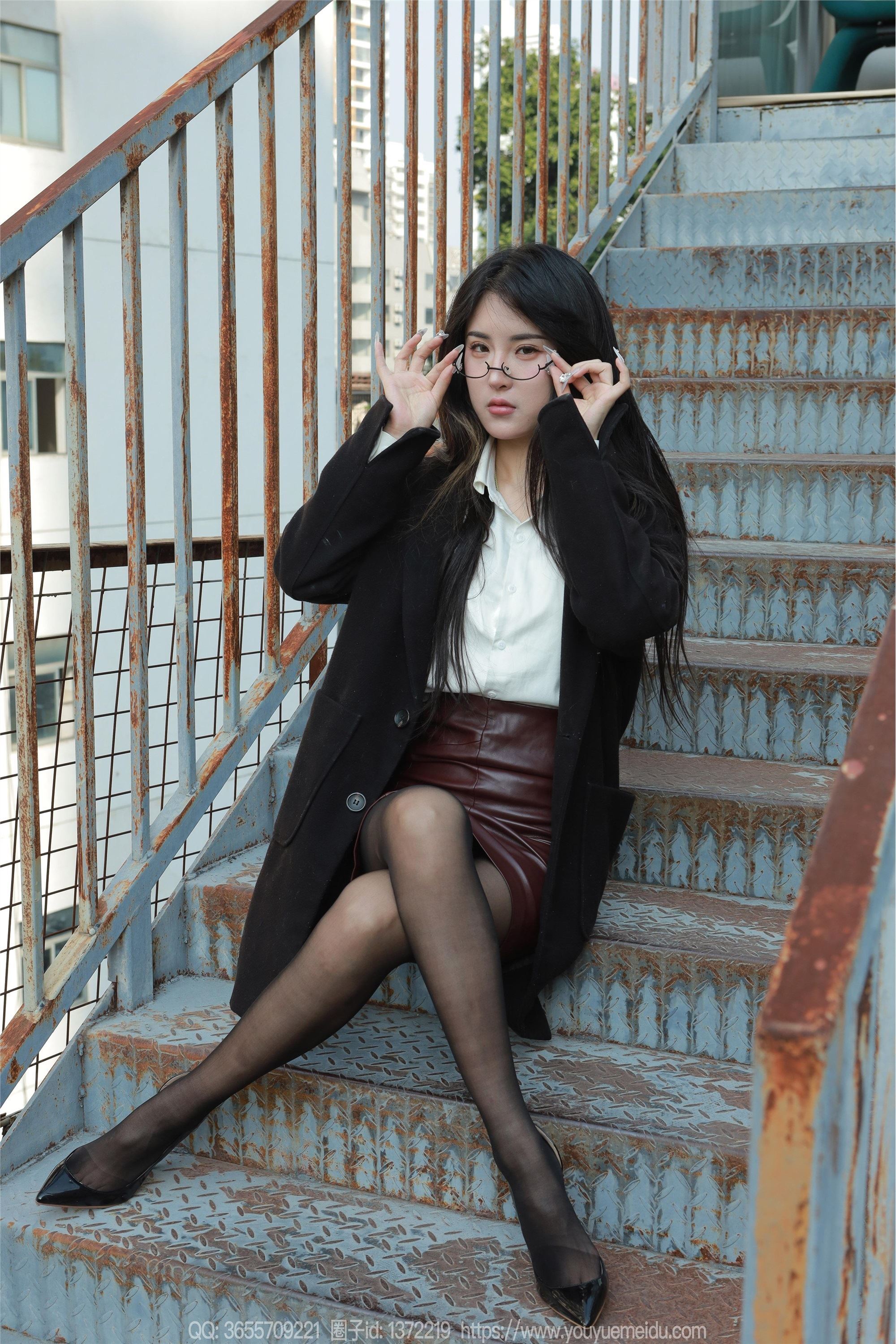 IESS异思趣向  2024.12.22 丝享家 1930 小宝《眼镜美女》